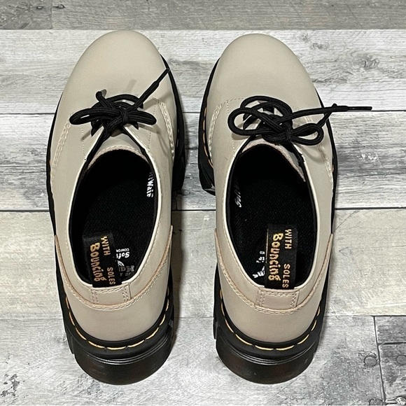 DR. MARTENS AUDRICK NAPPA LEATHER PLATFORM SHOES - COBBLESTONE GREY SZ-10 .US - Picture 4 of 12